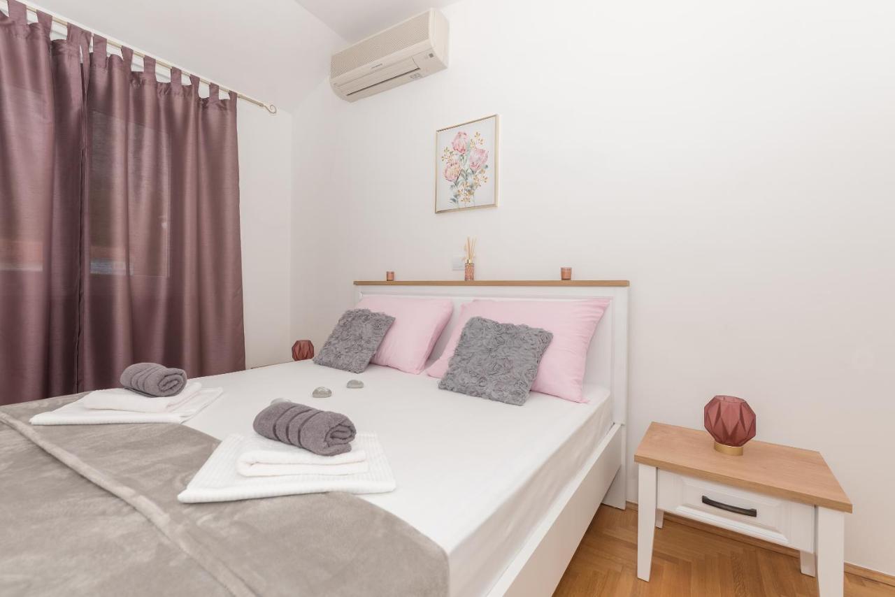Deluxe 3 Bedroom Apartment With Sea View Baška Voda Екстериор снимка