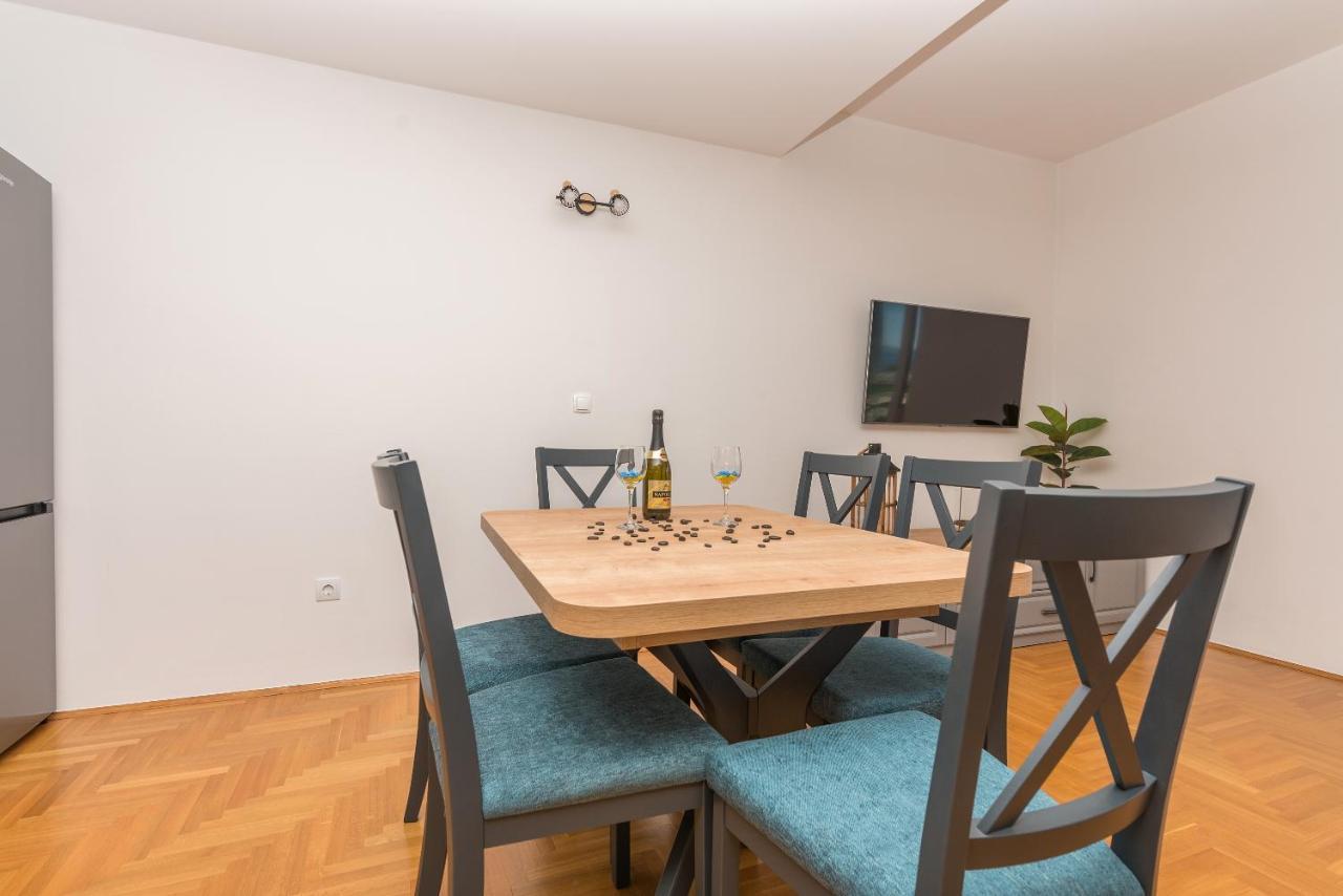 Deluxe 3 Bedroom Apartment With Sea View Baška Voda Екстериор снимка