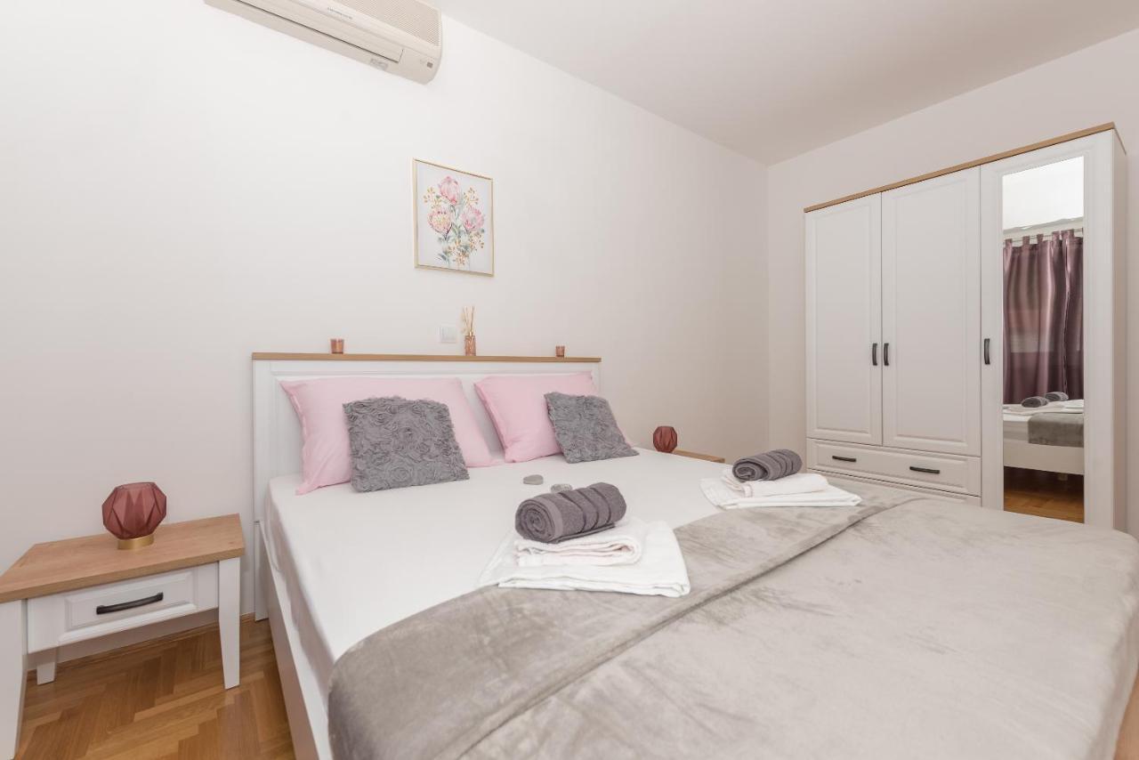 Deluxe 3 Bedroom Apartment With Sea View Baška Voda Екстериор снимка