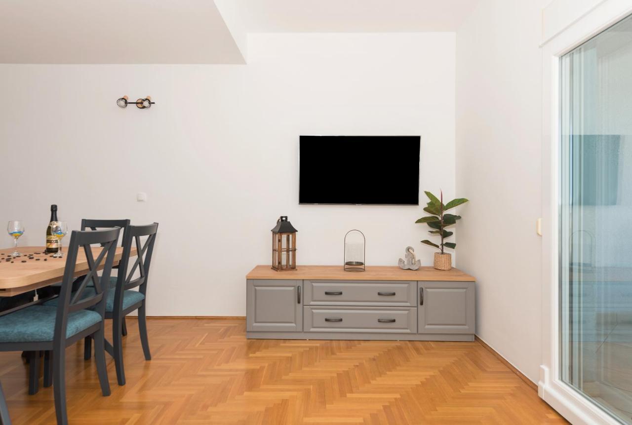 Deluxe 3 Bedroom Apartment With Sea View Baška Voda Екстериор снимка