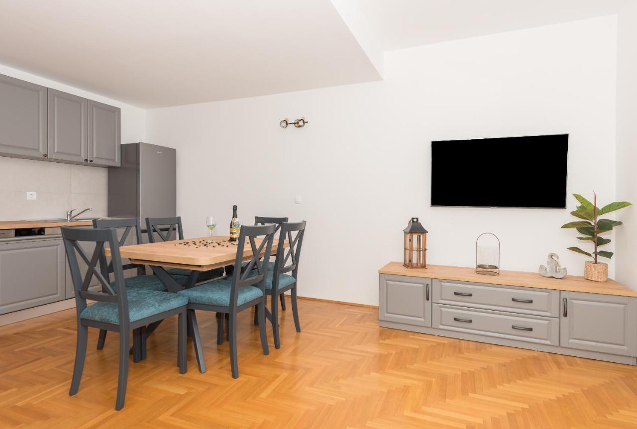 Deluxe 3 Bedroom Apartment With Sea View Baška Voda Екстериор снимка