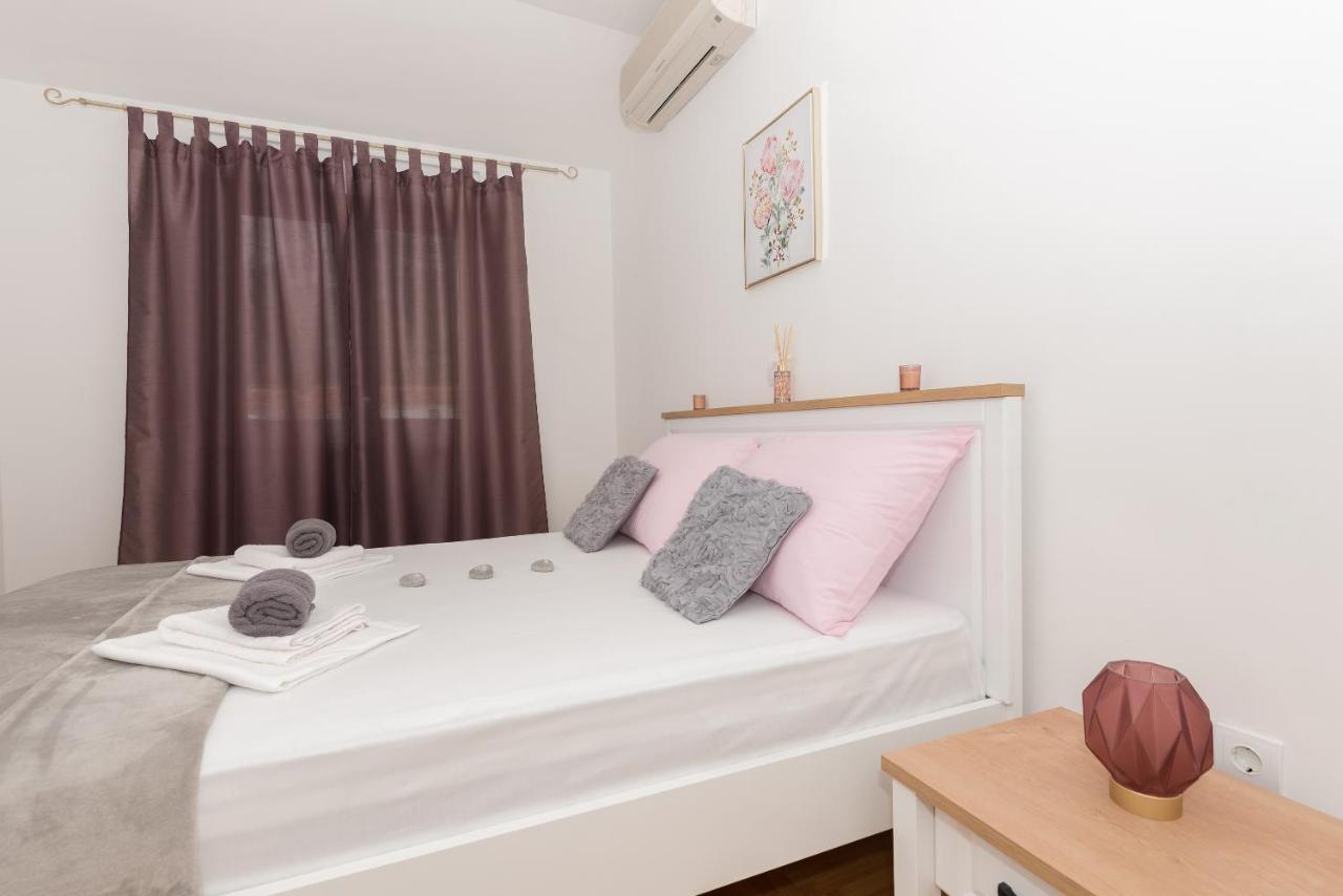 Deluxe 3 Bedroom Apartment With Sea View Baška Voda Екстериор снимка