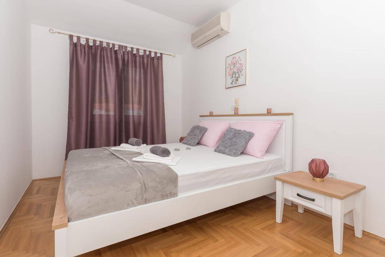 Deluxe 3 Bedroom Apartment With Sea View Baška Voda Екстериор снимка