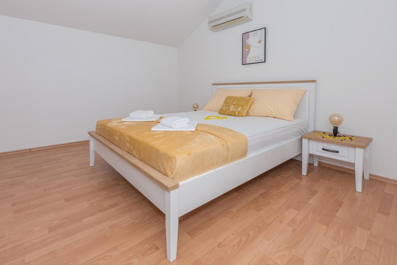 Deluxe 3 Bedroom Apartment With Sea View Baška Voda Екстериор снимка